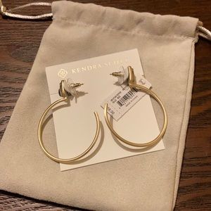 Kendra Scott Small Pepper Hoop Earrings in Gold with Nude Abalone
